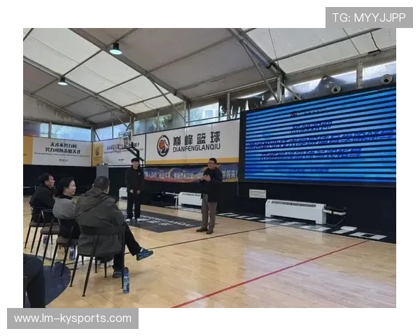世界篮球联赛在推广中注重基层设施建设与师资培养并行推进，世界篮球职业联赛
